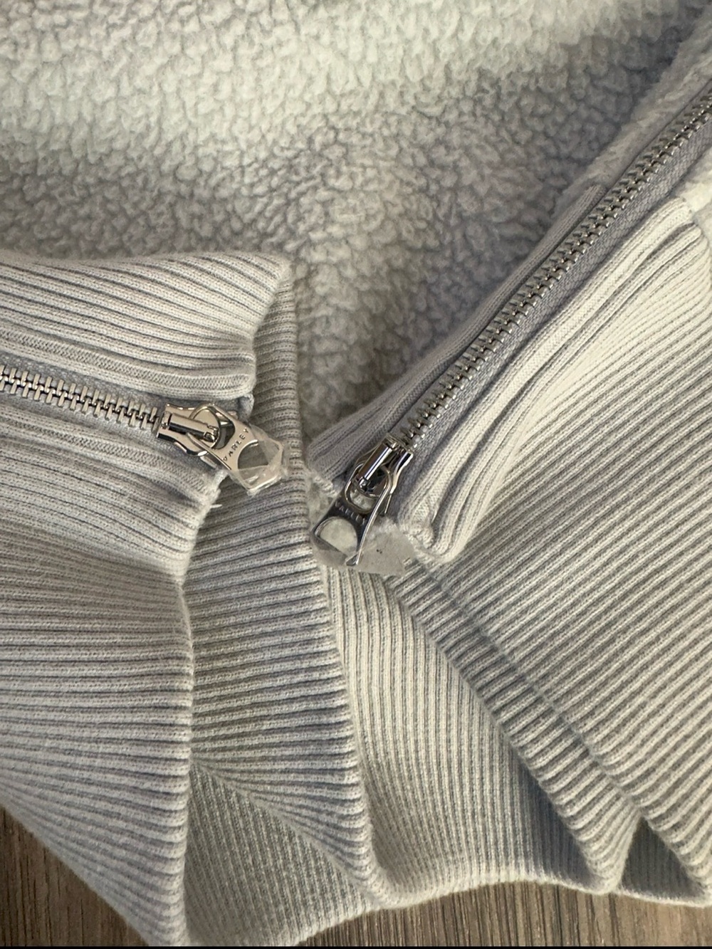 Varley Rosele half zip fleece Light Gray Sherpa. - Picture 4 of 8